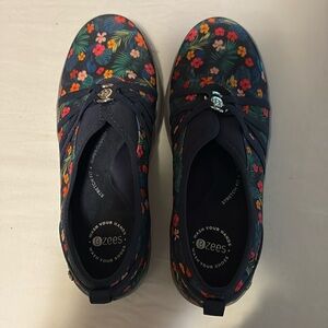 Zees Women’s Shoes